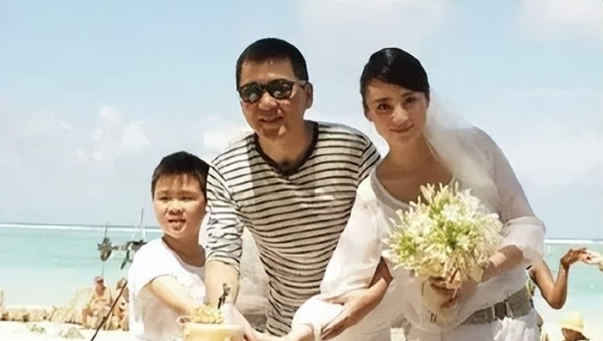 易梦玲巴黎时装周湿发造型,2025澳门精准正版资料7777788888凤凰网一,精准解释落实的人生哲理_潮流版V2.3